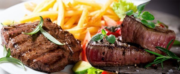 2x hovězí steaky s omáčkou a přílohou v restauraci Ekvador v centru Brna